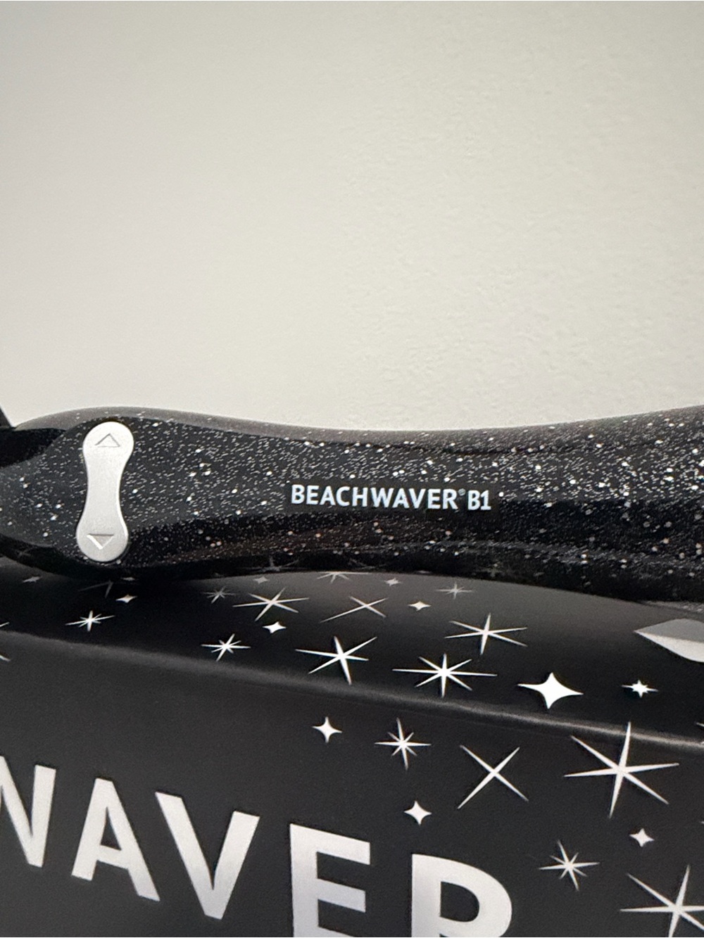 The Beachwaver Co. Black Sparkle Rotating Curling Iron - Picture 3 of 3